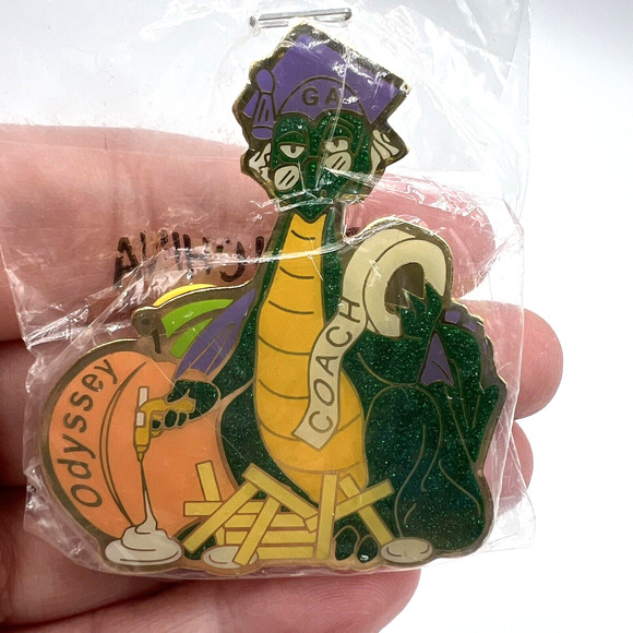 Georgia Odyssey Of The Mind Coach Dragon With Peach, Hot Glue Gun & Grad Hat Pin - Picture 1 of 7